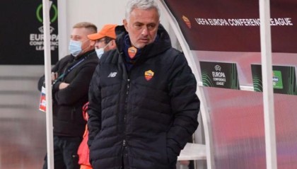 穆里尼奥：德比输给了小球队 20岁小将带来平衡