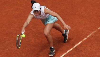 PG电子官方-郑赛赛挽救赛点仍出局 金花红土赛季继续低迷？