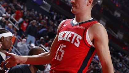 PG电子网站-火箭逆转马刺三连胜！谢泼德末节12分成奇兵 申京20+13+9决胜一投